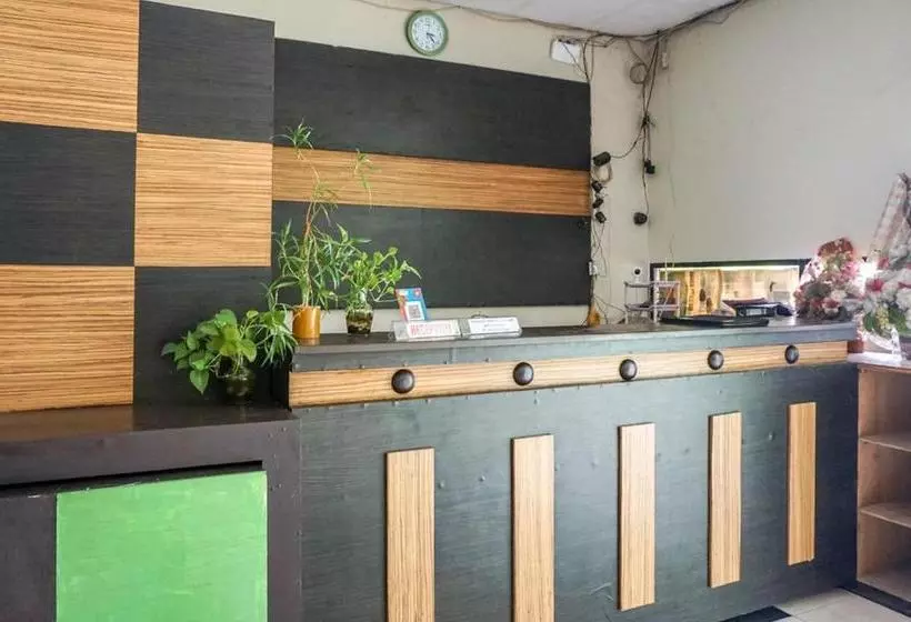 ホテル Reddoorz Near Jalan Yos Sudarso Manokwari