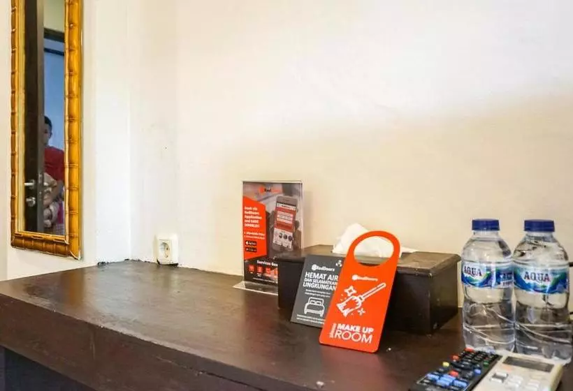 ホテル Reddoorz Near Jalan Yos Sudarso Manokwari