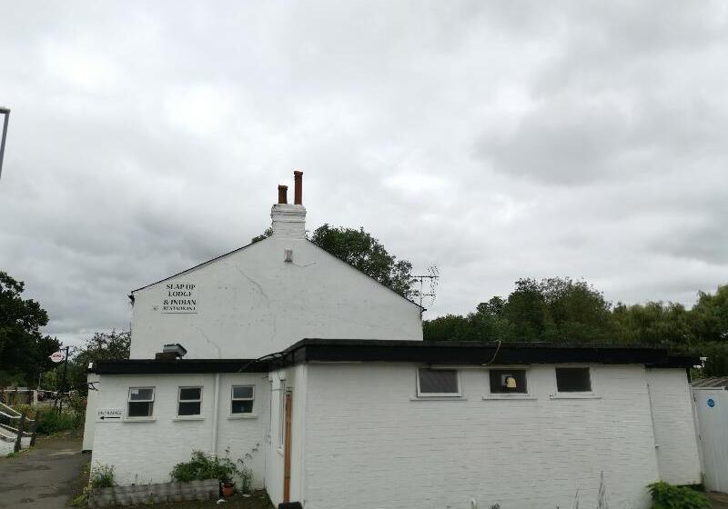 فندق Slap Up Lodge