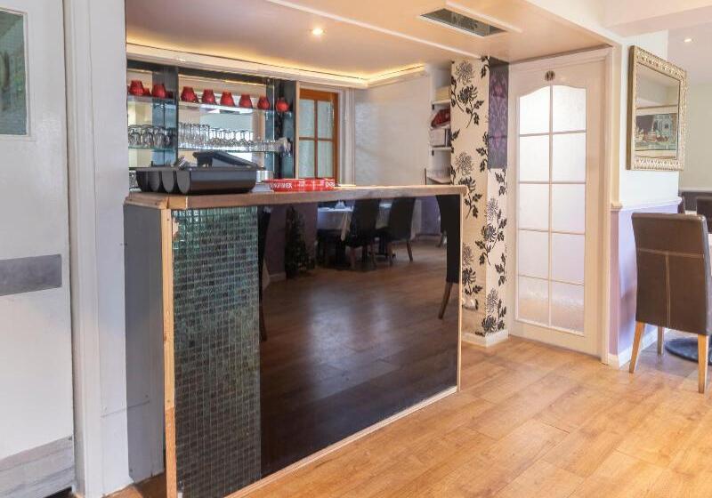 فندق Slap Up Lodge