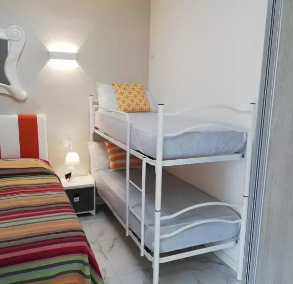 Saturnotel & Family Suite