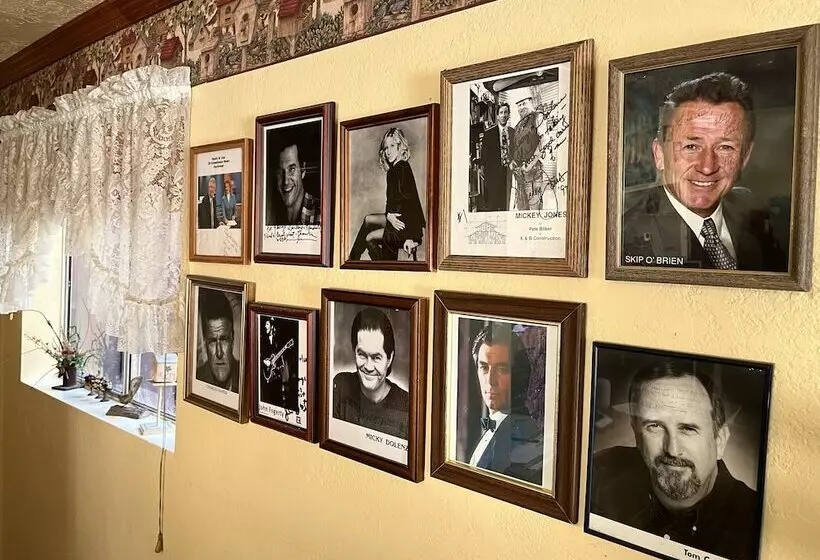 Bed and Breakfast Whispering Pines Lodge