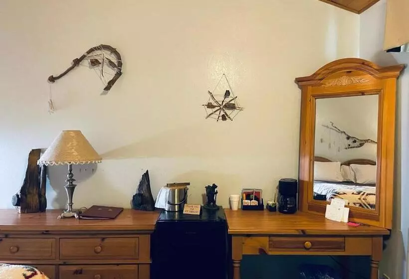 Bed and Breakfast Whispering Pines Lodge