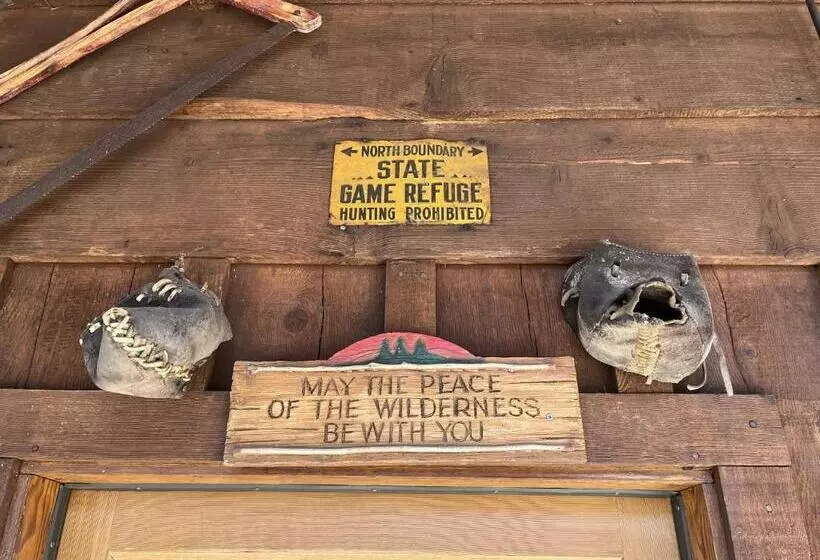 Bed and Breakfast Whispering Pines Lodge