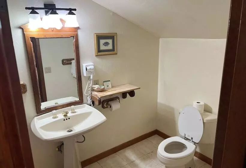 Bed and Breakfast Whispering Pines Lodge