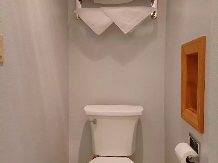 Bed and Breakfast Whispering Pines Lodge