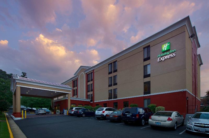 בית מלון כפרי Holiday Inn Express Fairfax Arlington Boulevard, An Ihg