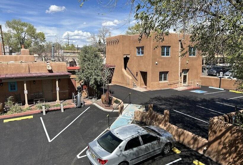 فندق Inn At Vanessie