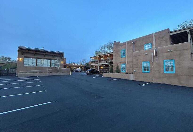 فندق Inn At Vanessie