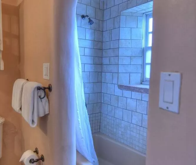 Отель Inn At Vanessie