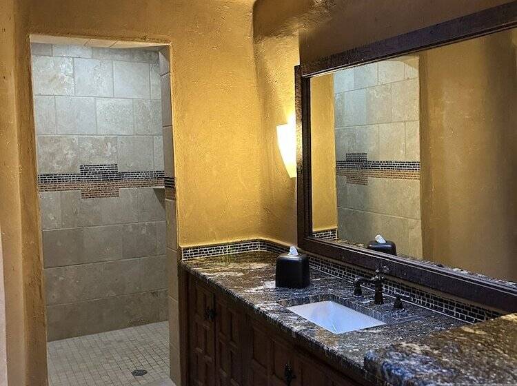 فندق Inn At Vanessie