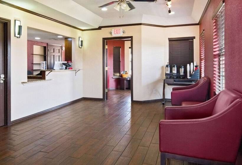 فندق Rodeway Inn