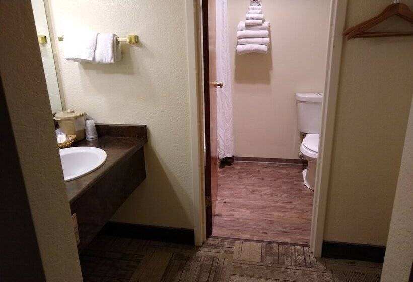 فندق Wilderness Inn