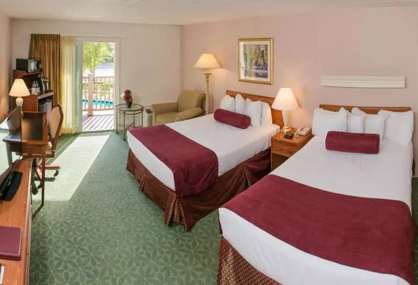 בית מלון כפרי University Inn Academic Suites