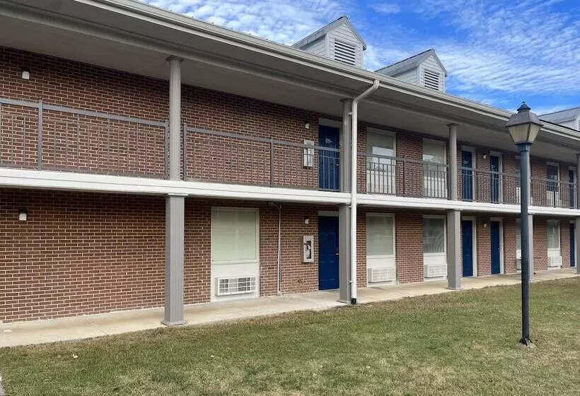 Motel 6 Sandersville, Ga