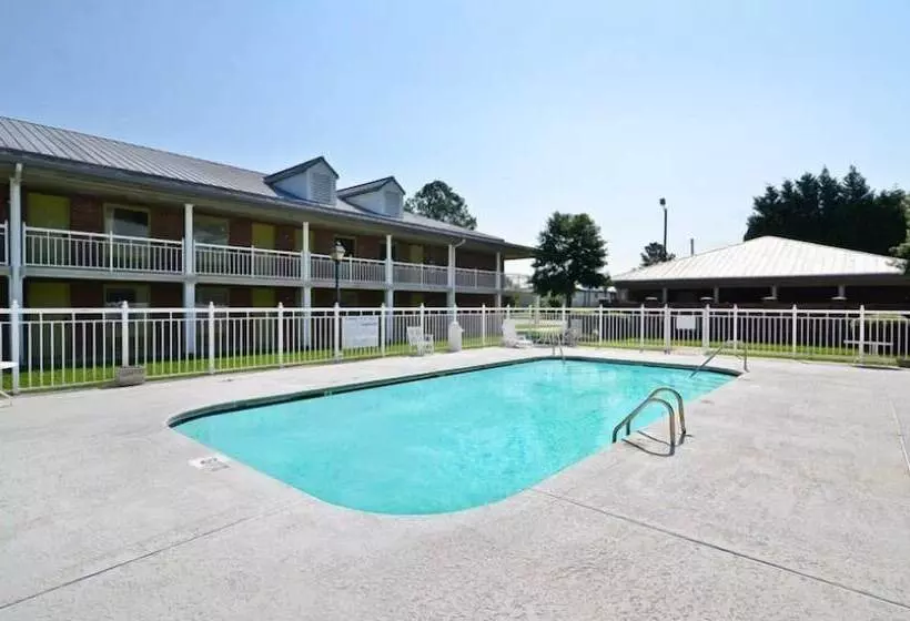 Motel 6 Sandersville, Ga