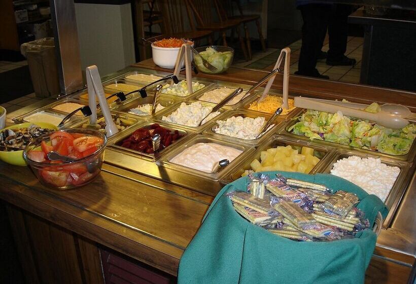 فندق The Village Inn