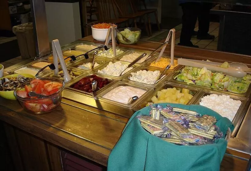 호텔 The Village Inn