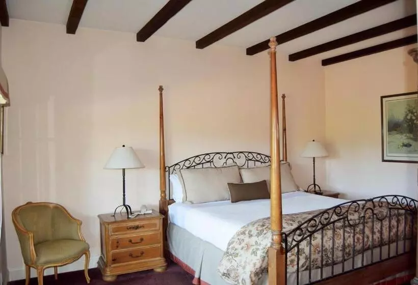 فندق Vineyard Country Inn