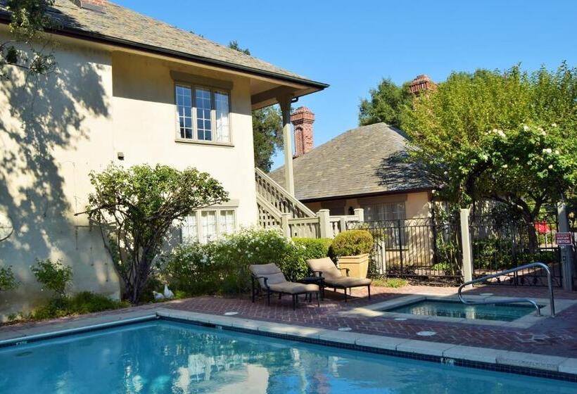 בית מלון כפרי Vineyard Country Inn