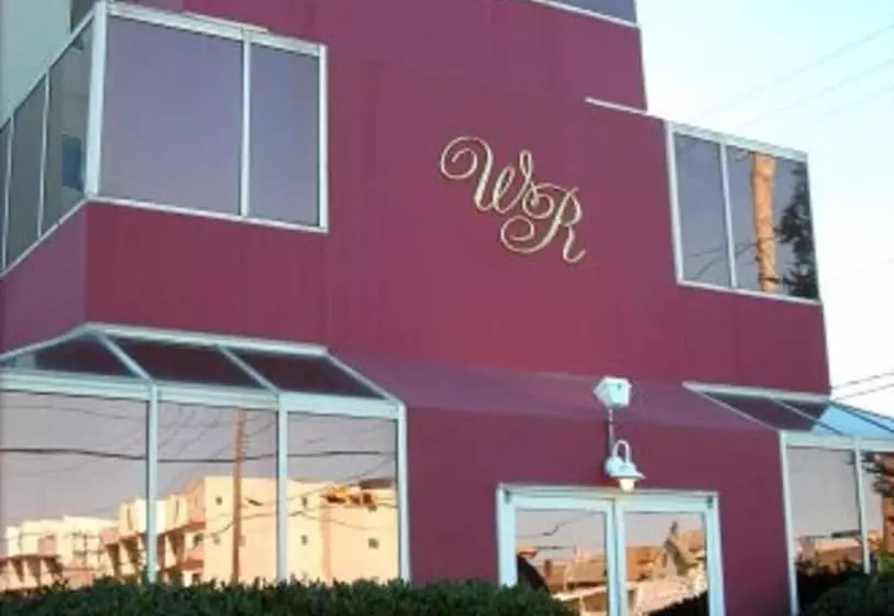 בית מלון כפרי Watson's Regency Suites