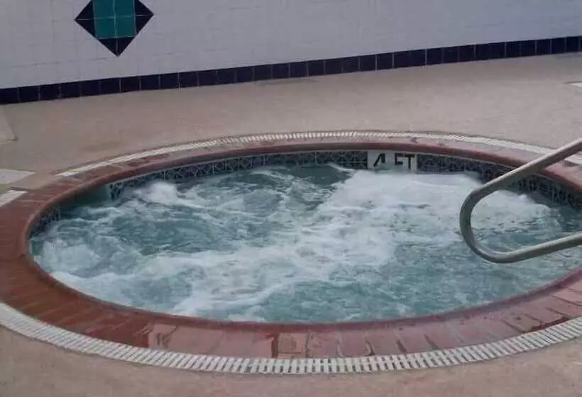 בית מלון כפרי Watson's Regency Suites