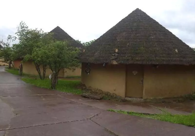 فندق Wildwood Inn Tropical Dome & Theme Suites