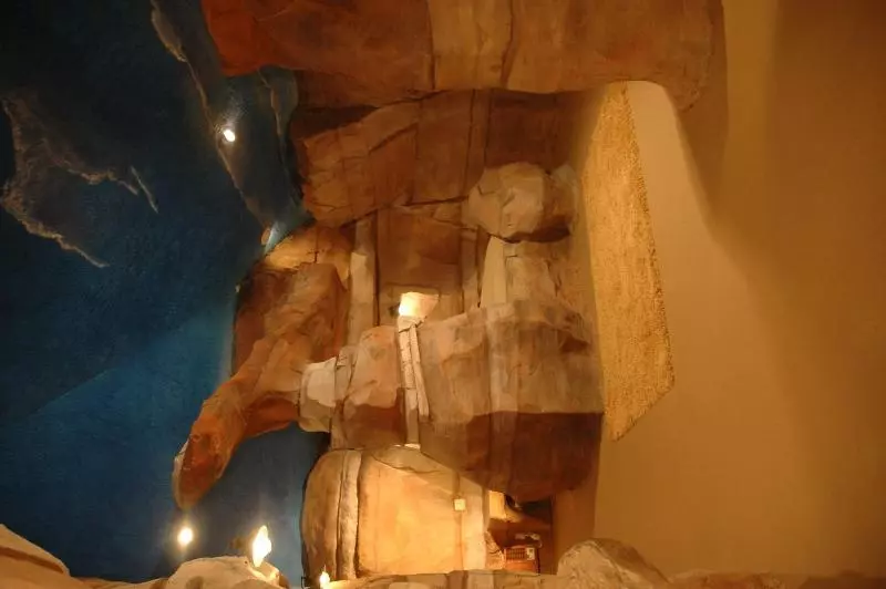 فندق Wildwood Inn Tropical Dome & Theme Suites