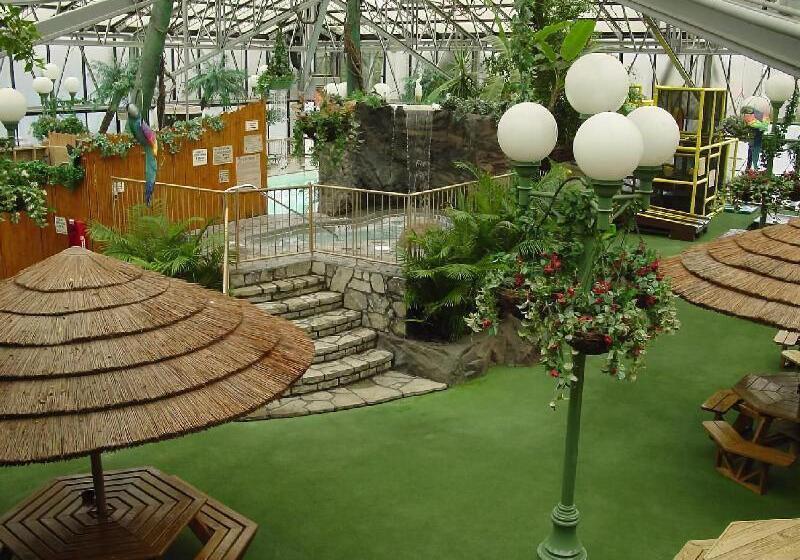فندق Wildwood Inn Tropical Dome & Theme Suites