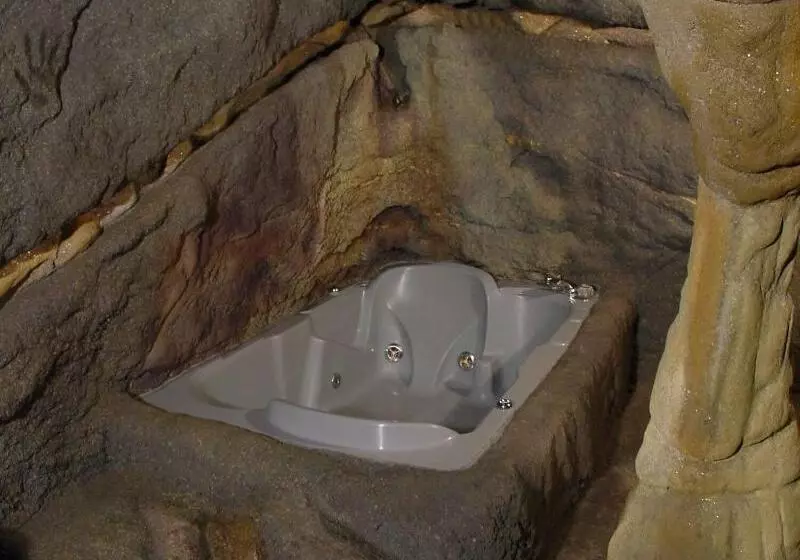 فندق Wildwood Inn Tropical Dome & Theme Suites