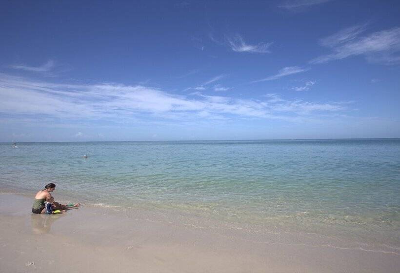 Vanderbilt Beach Resort