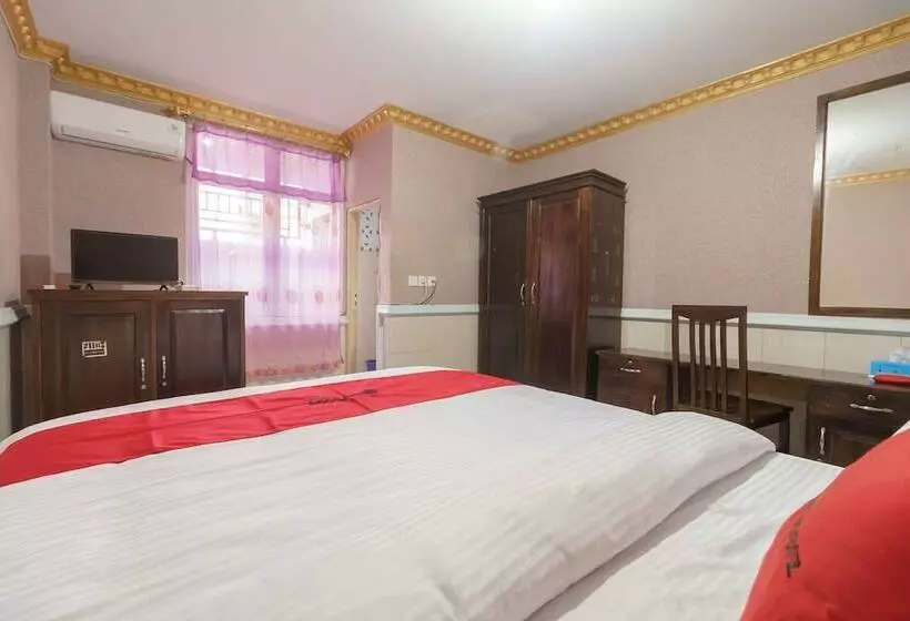 Majatalo Reddoorz Plus Syariah Near Rsup Dr. M. Djamil Padang