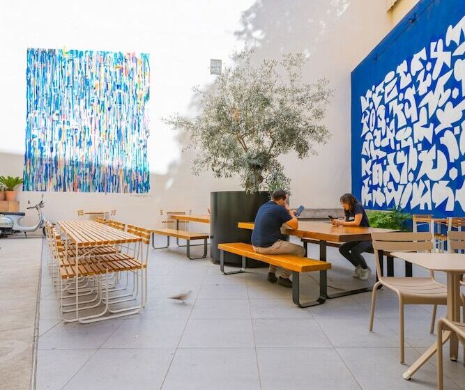 هاستل The People Marseille