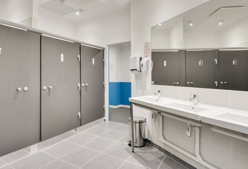 هاستل The People Marseille