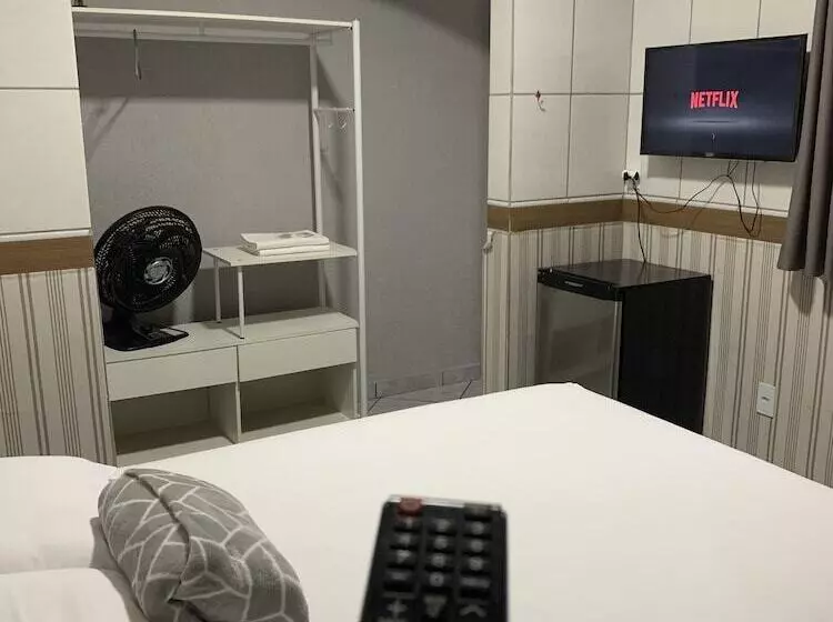 ペンション Pousada Eas Suítes Internacionais 10min Gru