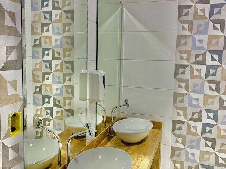 Pension Pousada Eas Suítes Internacionais 10min Gru