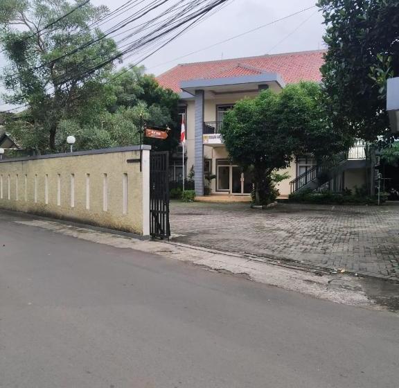 Hotel Oyo 3133 Wisma Yampi Syari Ah