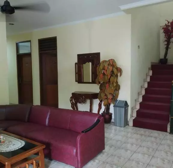 ホテル Oyo 3133 Wisma Yampi Syari Ah