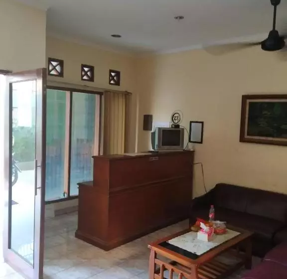 ホテル Oyo 3133 Wisma Yampi Syari Ah
