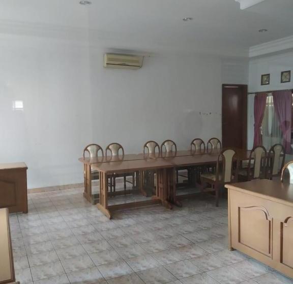 Hotel Oyo 3133 Wisma Yampi Syari Ah