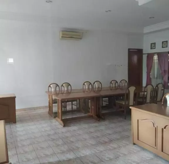 ホテル Oyo 3133 Wisma Yampi Syari Ah