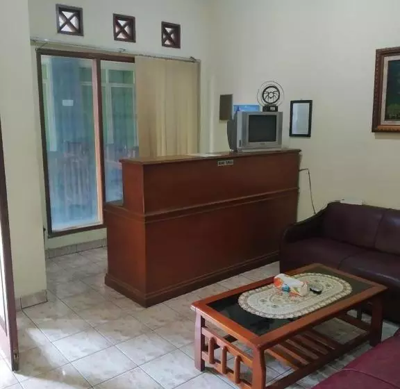 ホテル Oyo 3133 Wisma Yampi Syari Ah