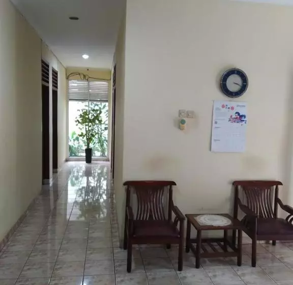 ホテル Oyo 3133 Wisma Yampi Syari Ah