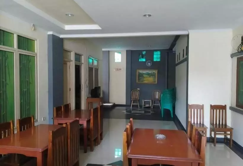 ホテル Oyo 3133 Wisma Yampi Syari Ah
