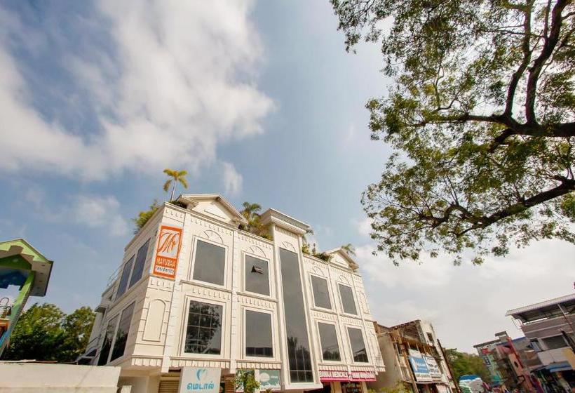 בית מלון כפרי Oyo 69625 Mayuraa Residency