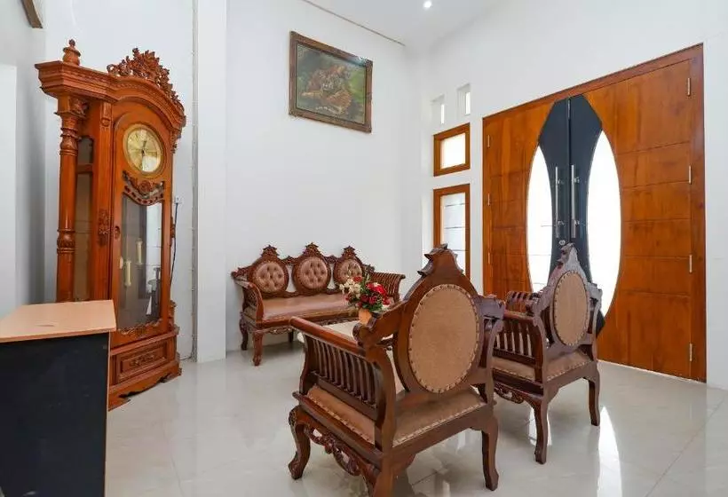 Hotel Spot On 3041 Griya One Syariah