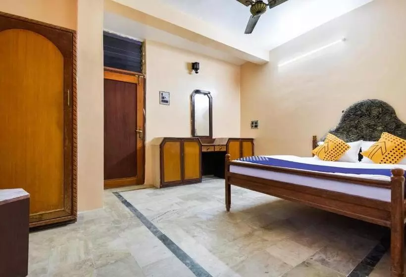 ホテル Spot On 69451 Shivam Guest House