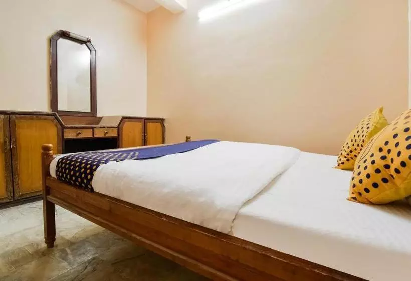ホテル Spot On 69451 Shivam Guest House