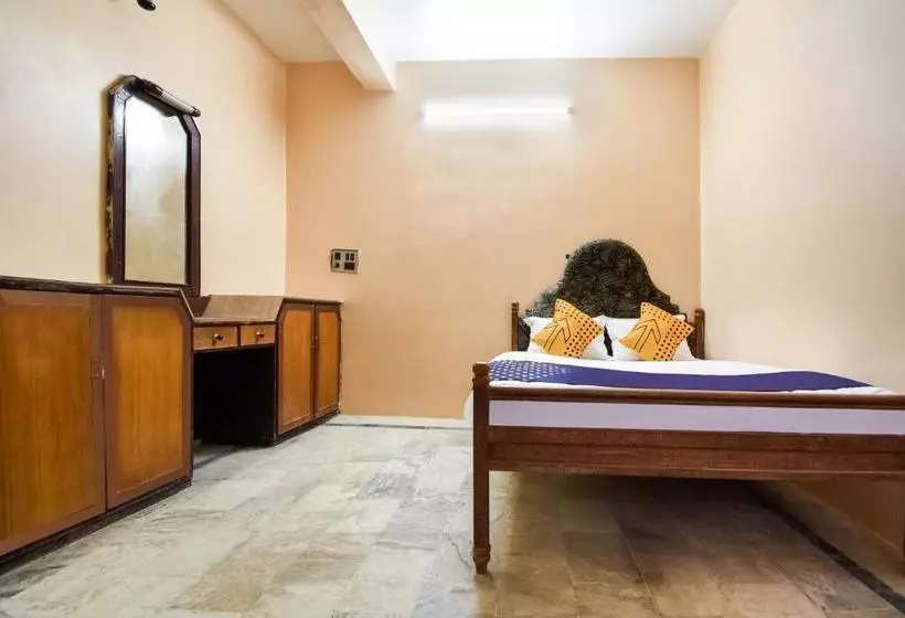 ホテル Spot On 69451 Shivam Guest House