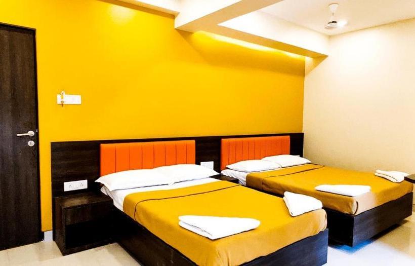 Отель White House Inn